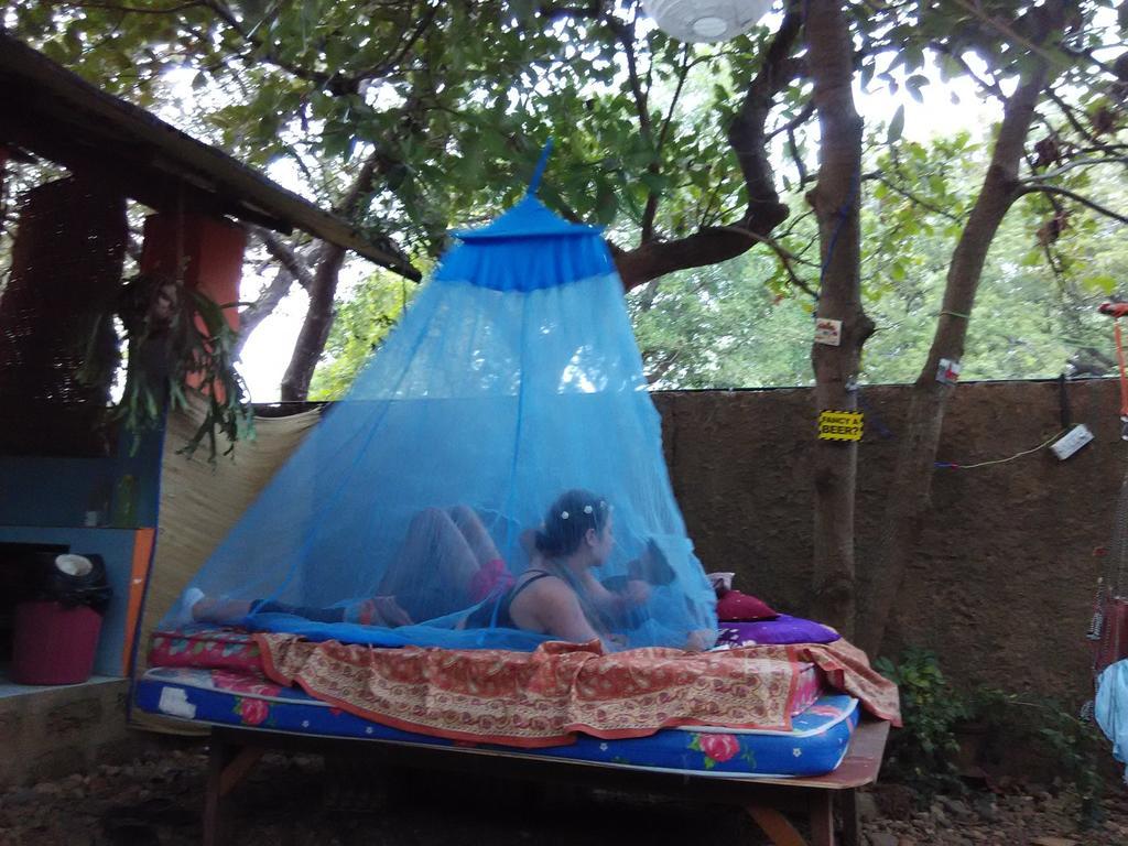 Bricks And Bamboo Hostel อันจูนา ภายนอก รูปภาพ