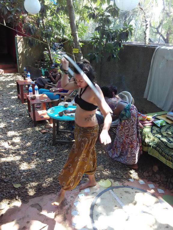 Bricks And Bamboo Hostel อันจูนา ภายนอก รูปภาพ