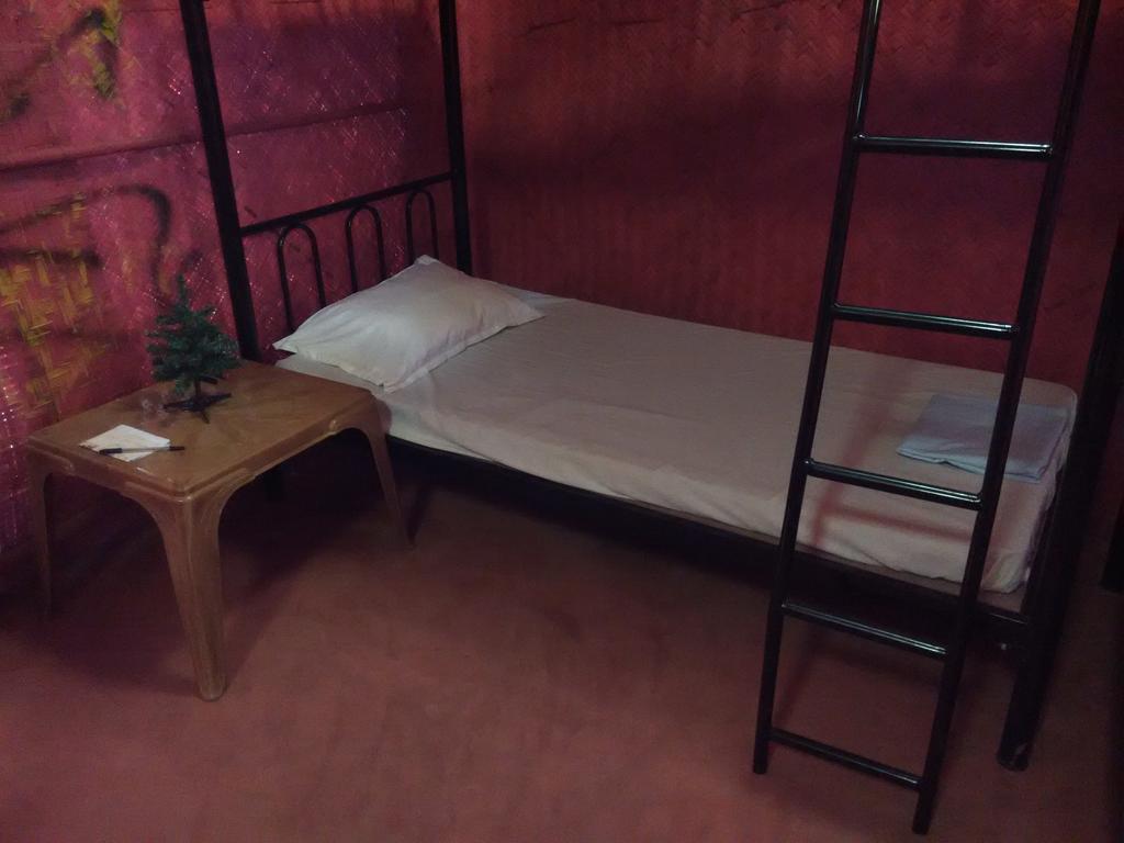 Bricks And Bamboo Hostel อันจูนา ห้อง รูปภาพ