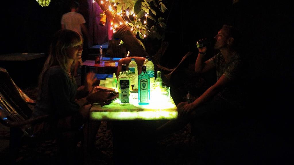 Bricks And Bamboo Hostel อันจูนา ภายนอก รูปภาพ