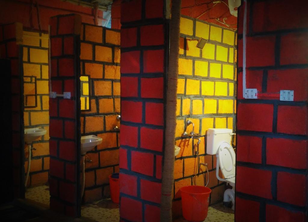 Bricks And Bamboo Hostel อันจูนา ภายนอก รูปภาพ