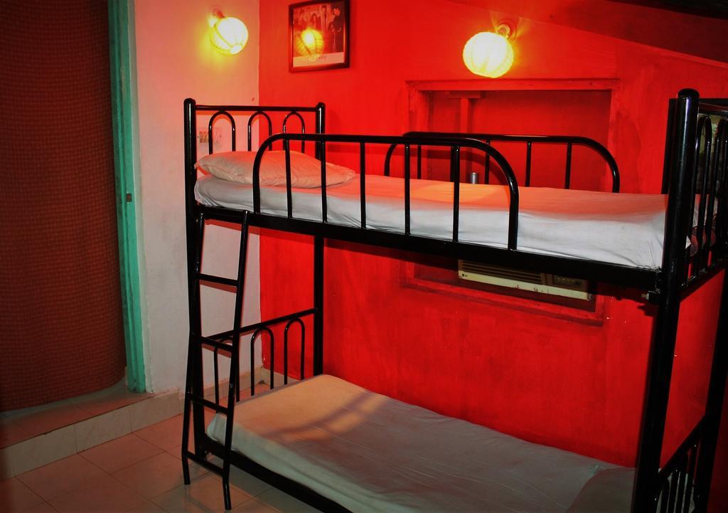 Bricks And Bamboo Hostel อันจูนา ภายนอก รูปภาพ
