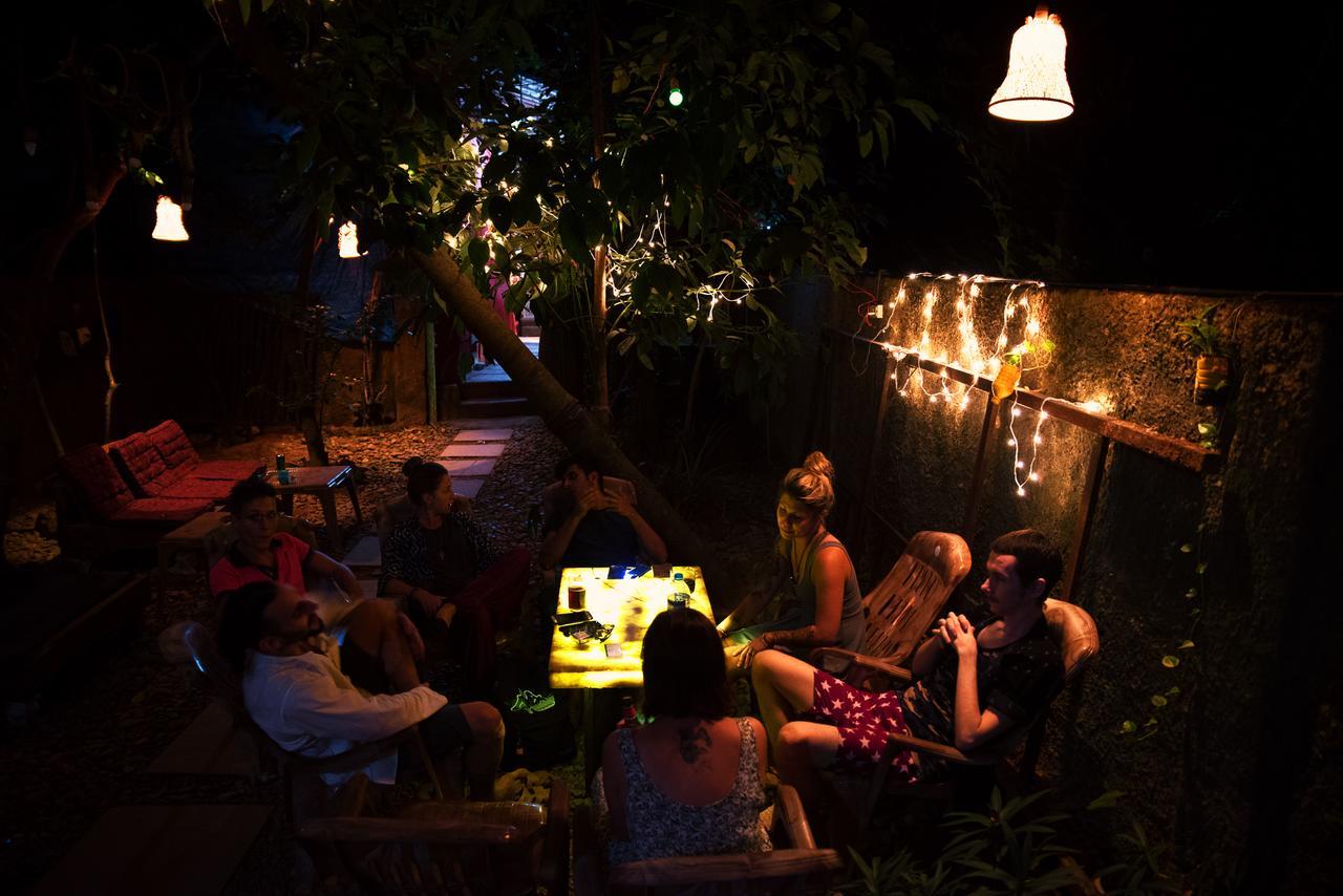 Bricks And Bamboo Hostel อันจูนา ภายนอก รูปภาพ