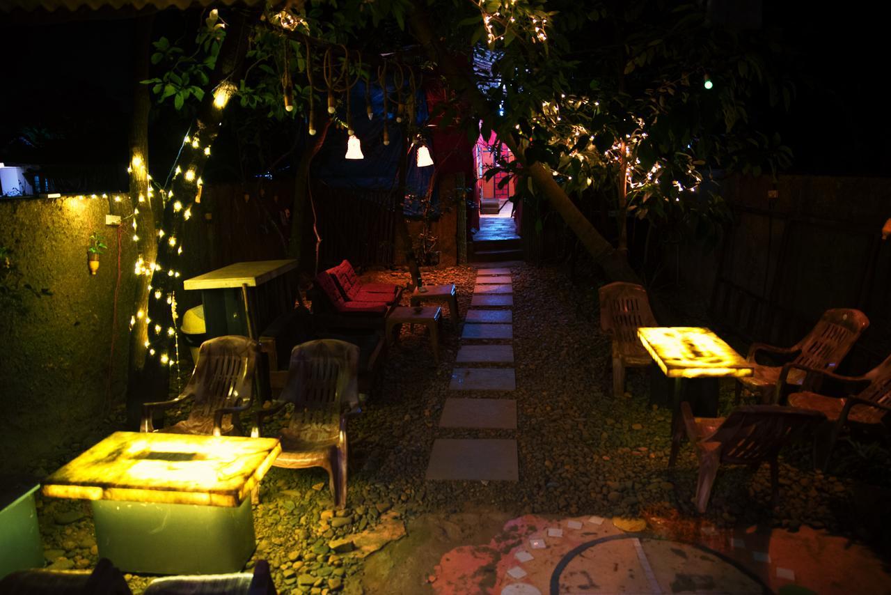 Bricks And Bamboo Hostel อันจูนา ภายนอก รูปภาพ