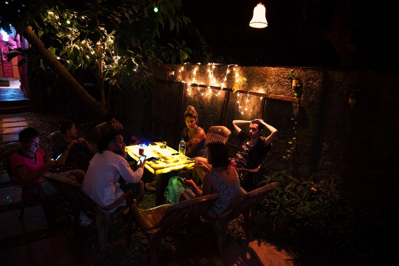 Bricks And Bamboo Hostel อันจูนา ภายนอก รูปภาพ
